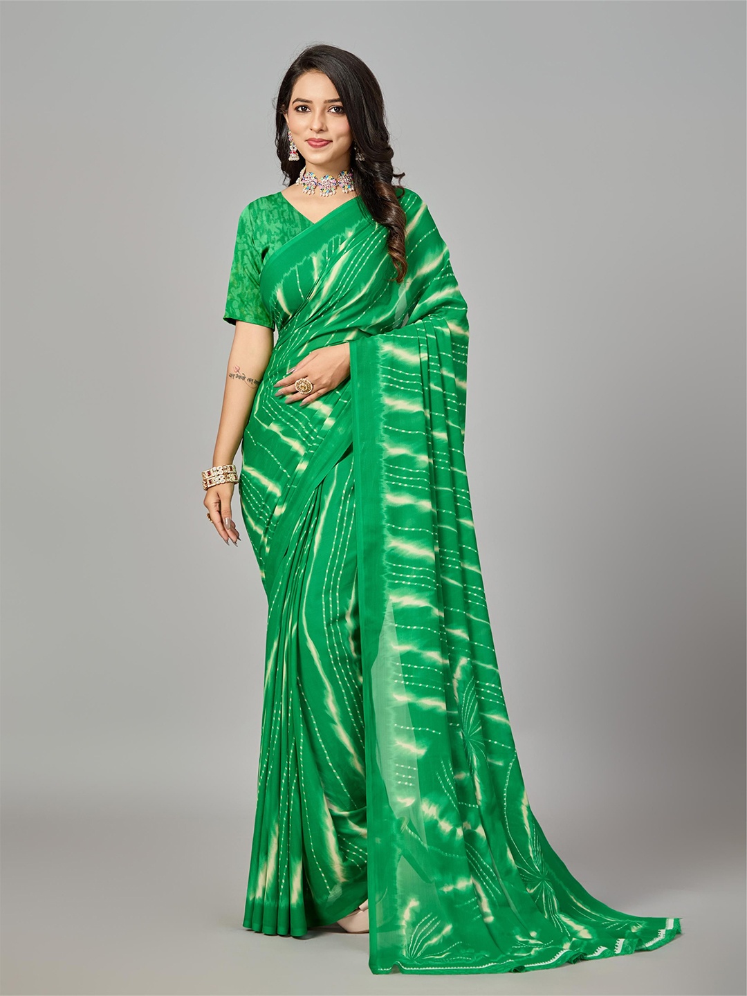

VIRICA Women Striped Soft Saree With Blouse Piece, Green