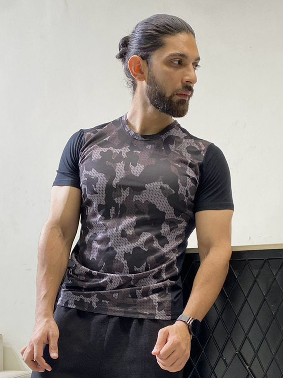 

Aesthetic Bodies Men Camouflage Printed Round Neck Cotton Slim Fit T-Shirt, Black