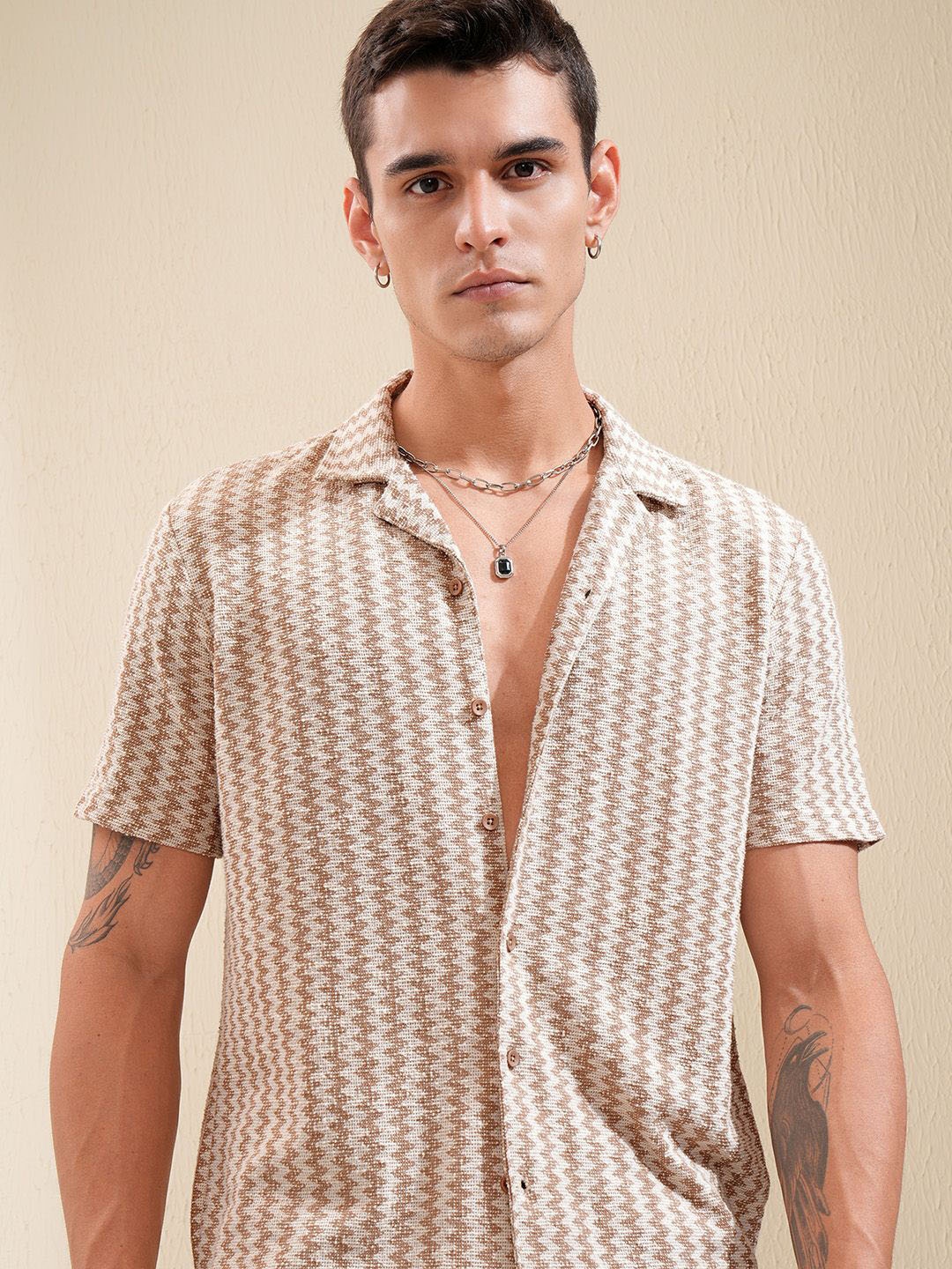

HIGHLANDER Men Off Waffle Dobby Textured Self Design Cuban Collar Relaxed Shirt, Beige