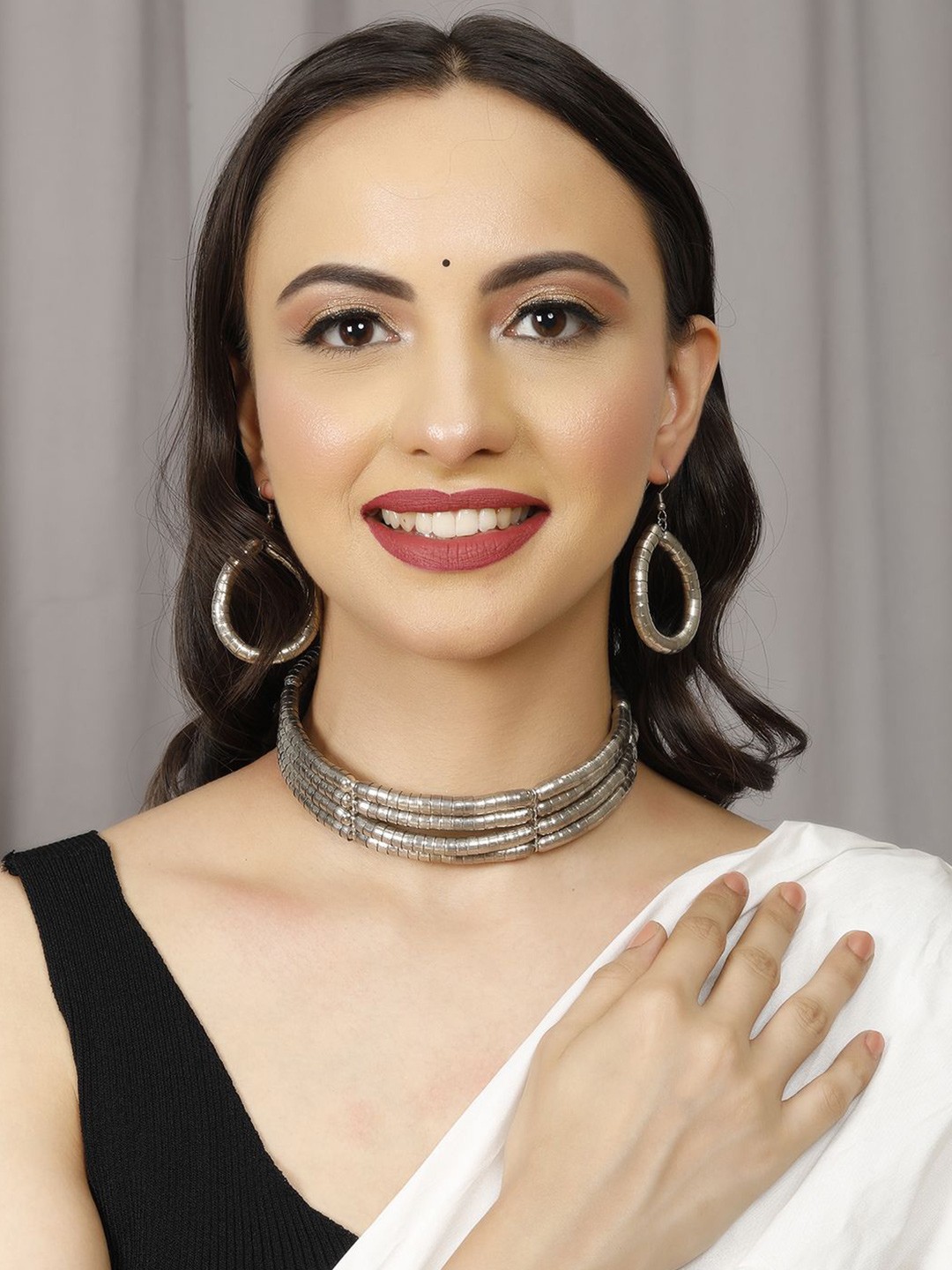 

VIVAZS Golden Beaded Spring Motif Choker Necklace With Hoop Earrings, Silver