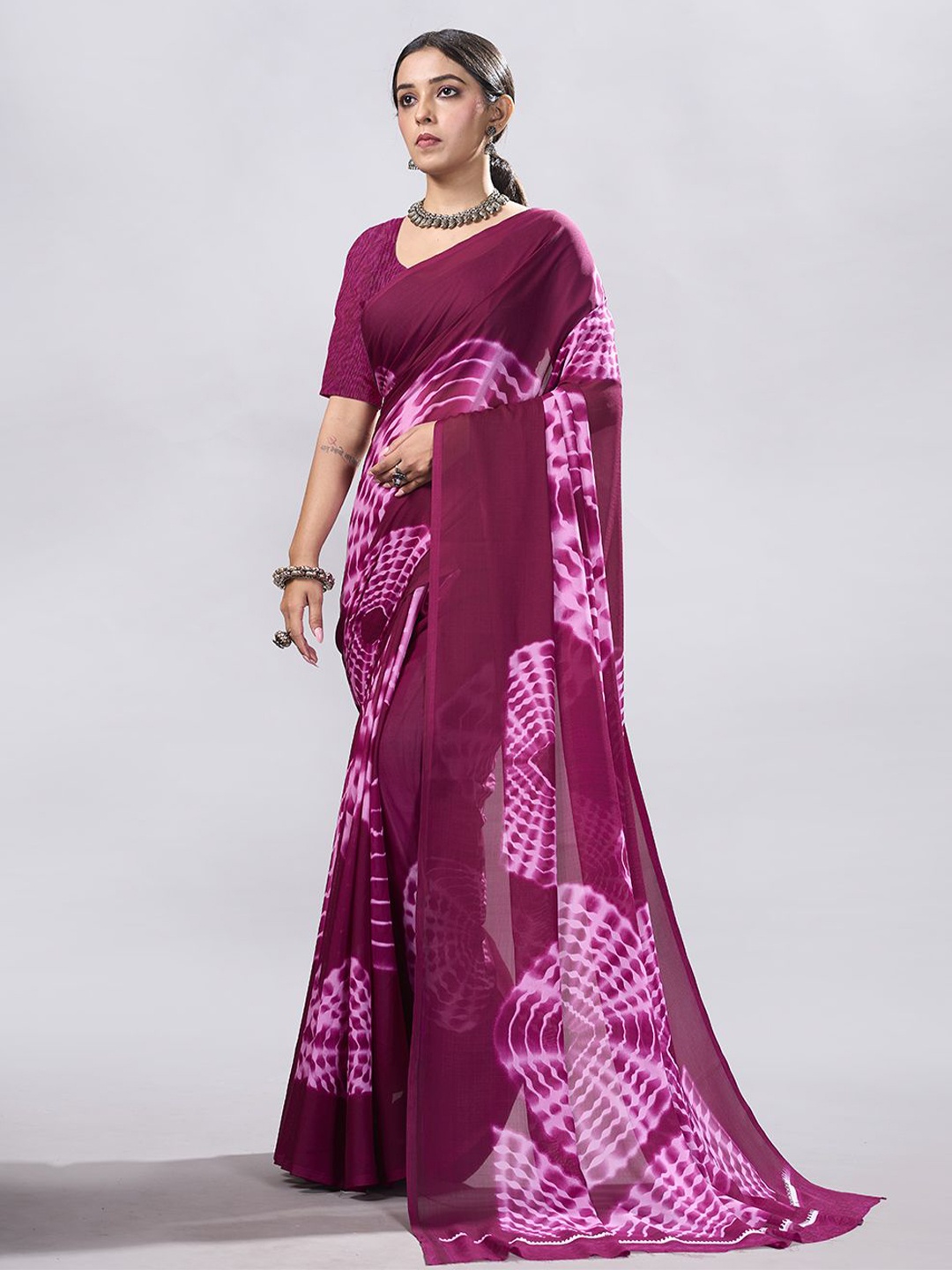 

NIRMAL CREATION Printed Bandhani Poly Georgette Saree, Burgundy