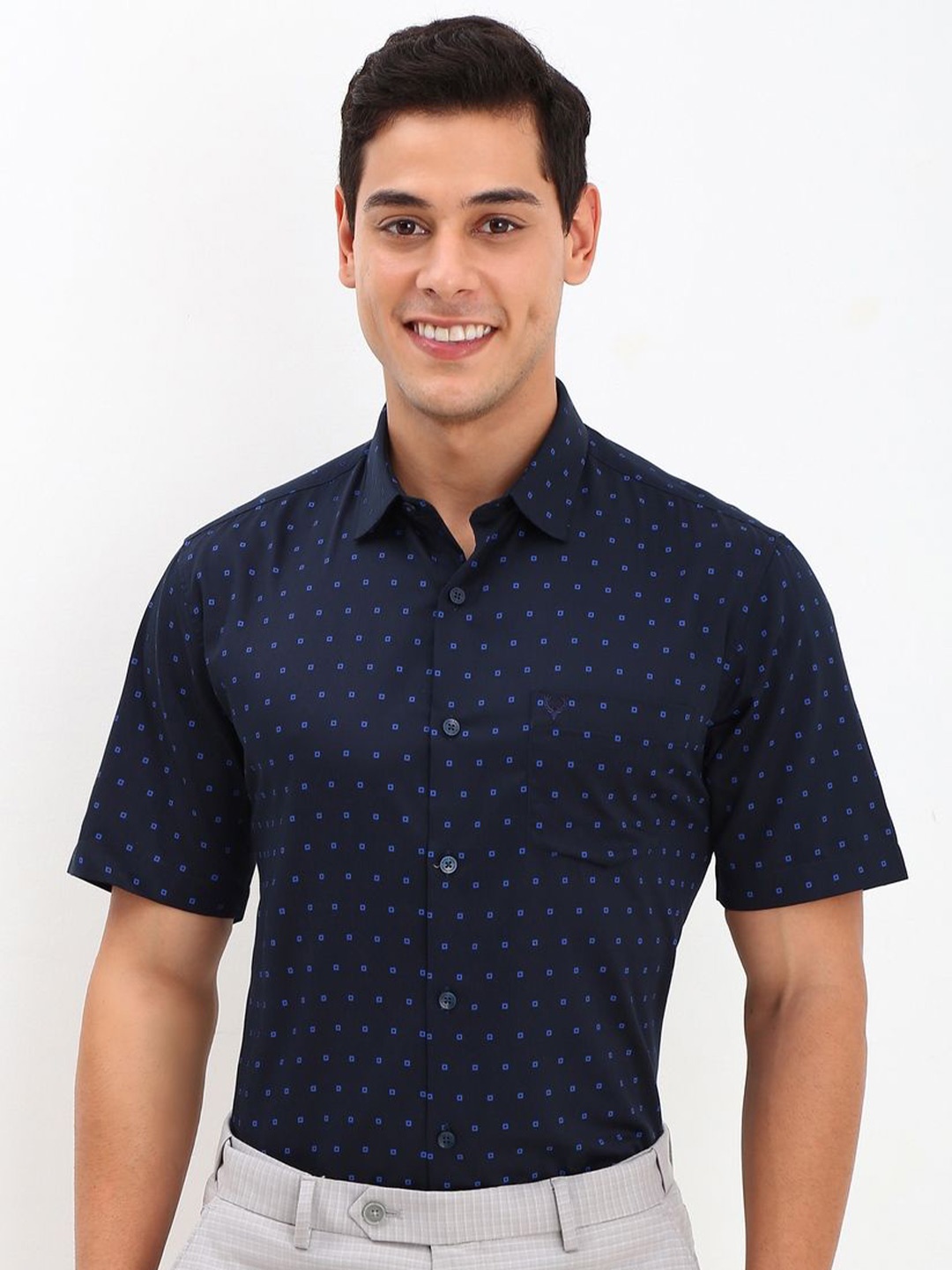 

Allen Solly Men Slim Fit Opaque Printed Formal Shirt, Navy blue