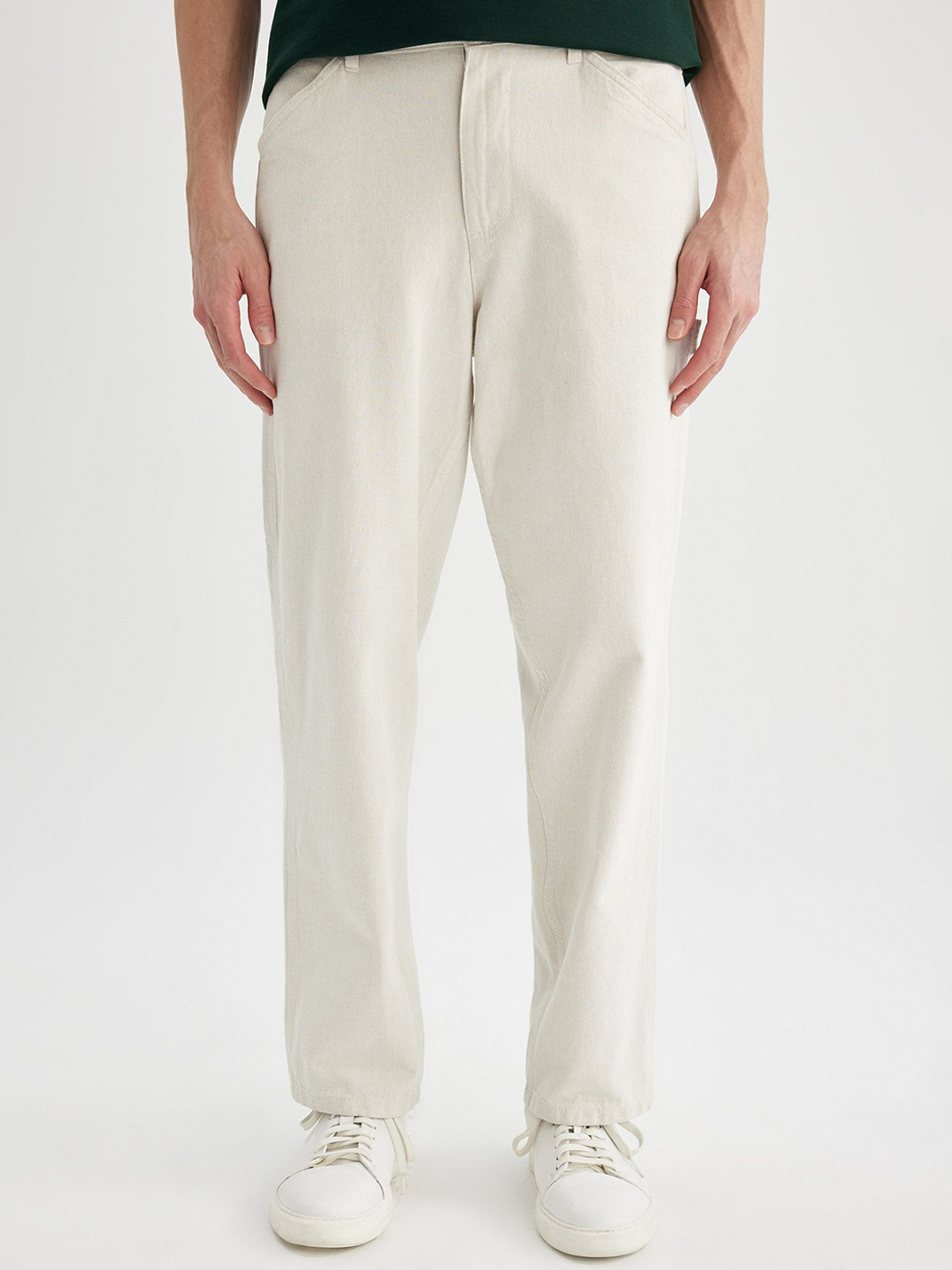 

DeFacto Men Solid Mid-Rise Regular Fit Trousers, White