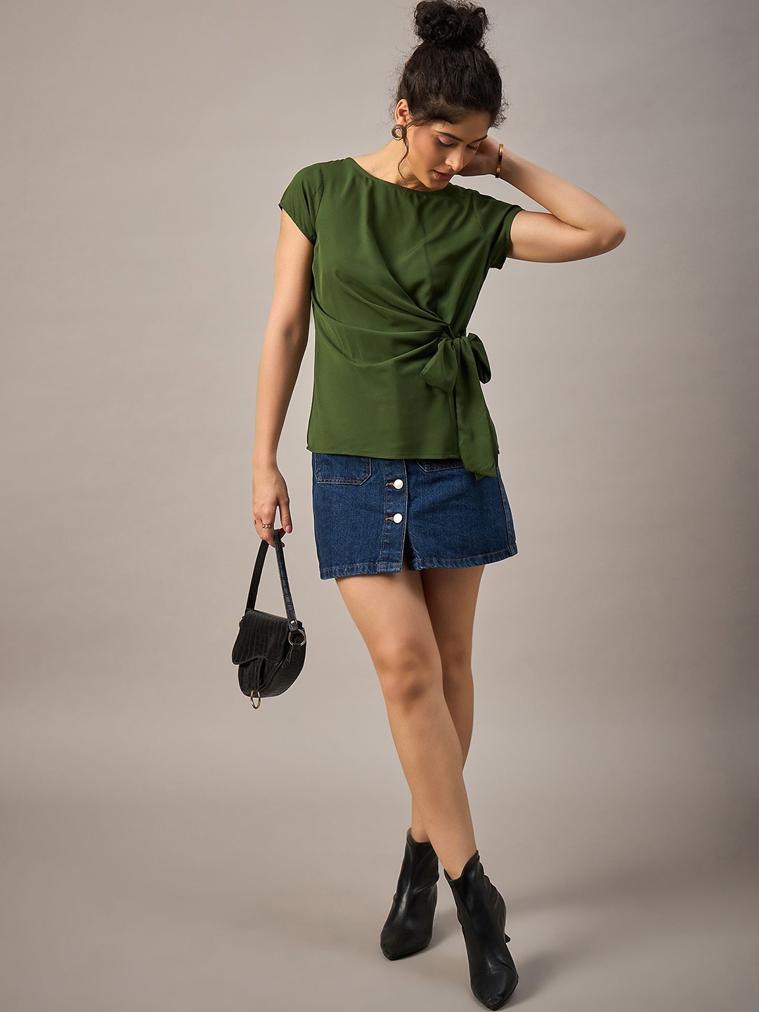 

The Roadster Lifestyle Co Round Neck Side Knot Top, Green