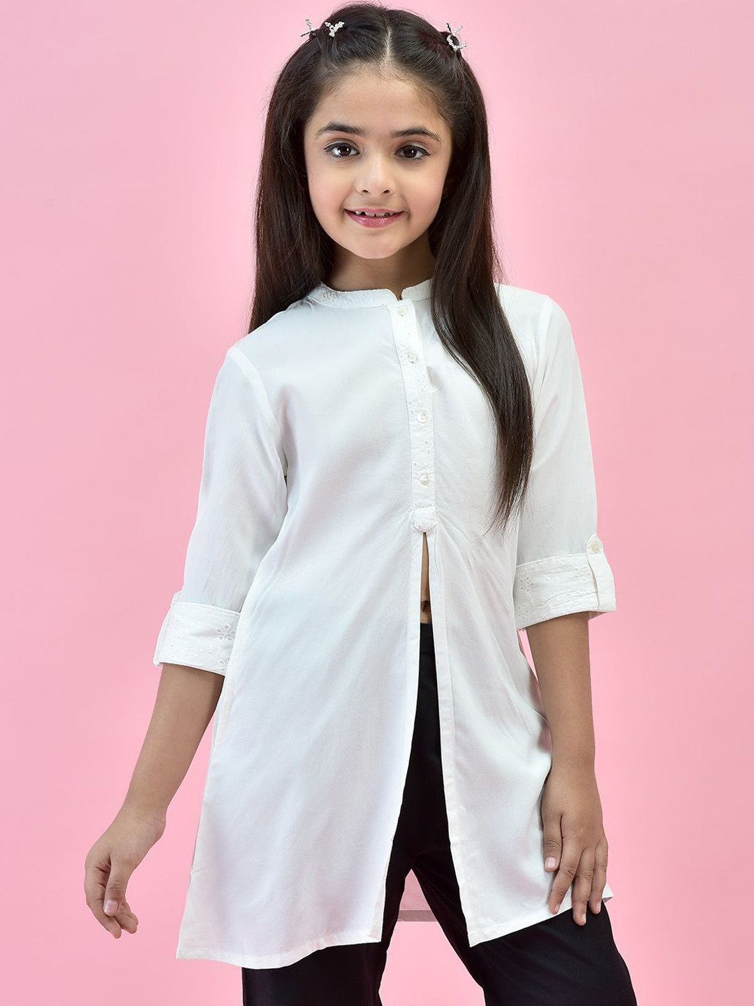 

Juniper Girls Thread Work Liva Kurta, Off white