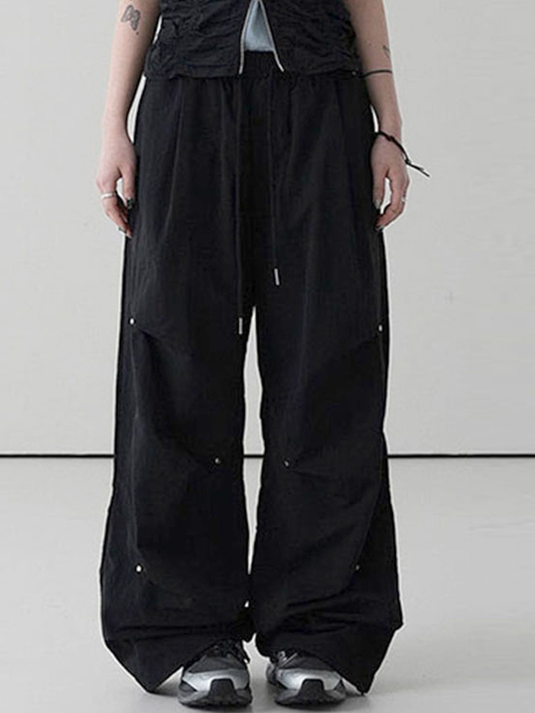 

LULU & SKY Women Straight Fit High-Rise Parachute Trousers, Black