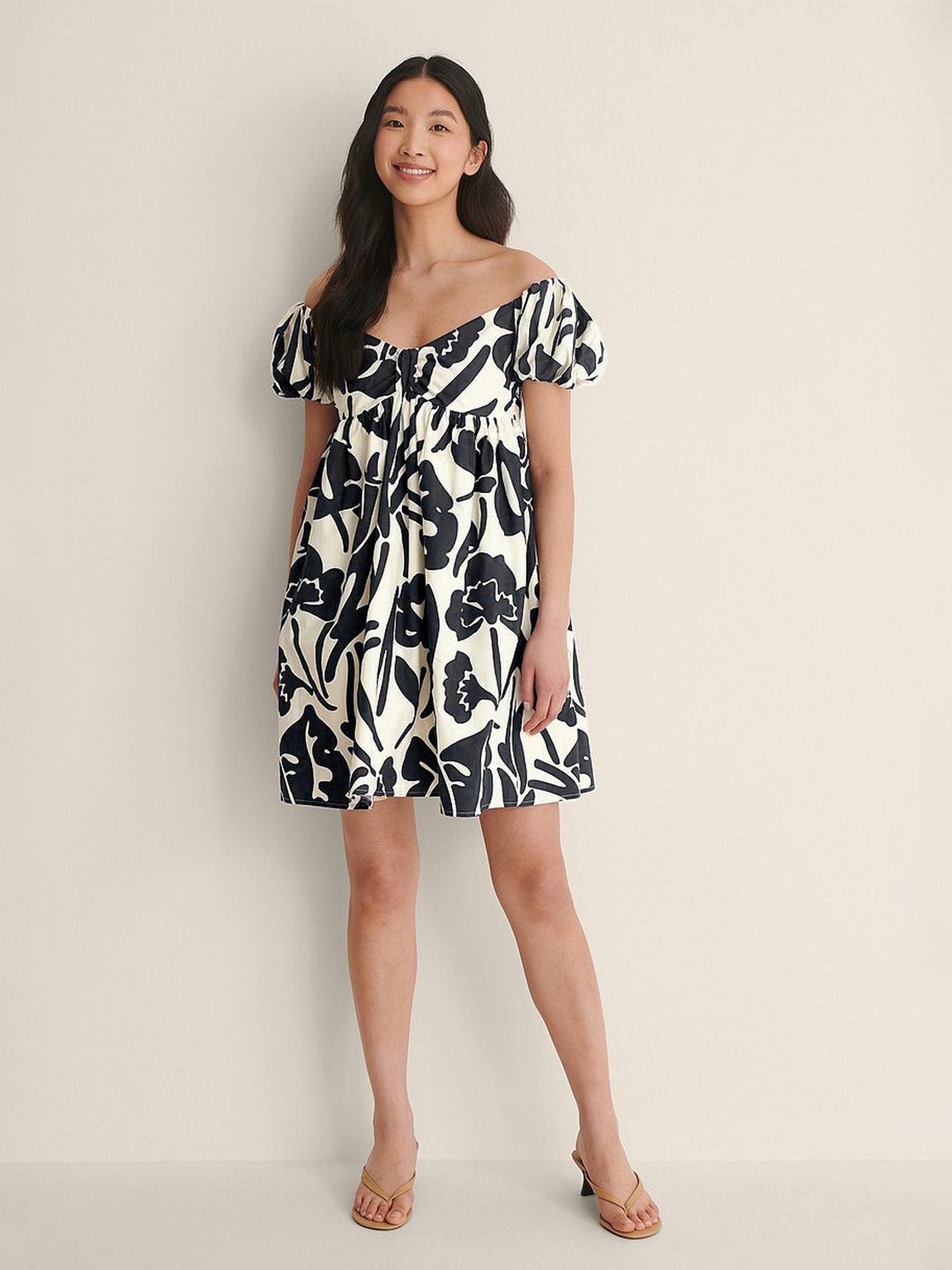 

TIRA Printed Off-Shoulder Crepe Puff Sleeves A-Line Dress, Black