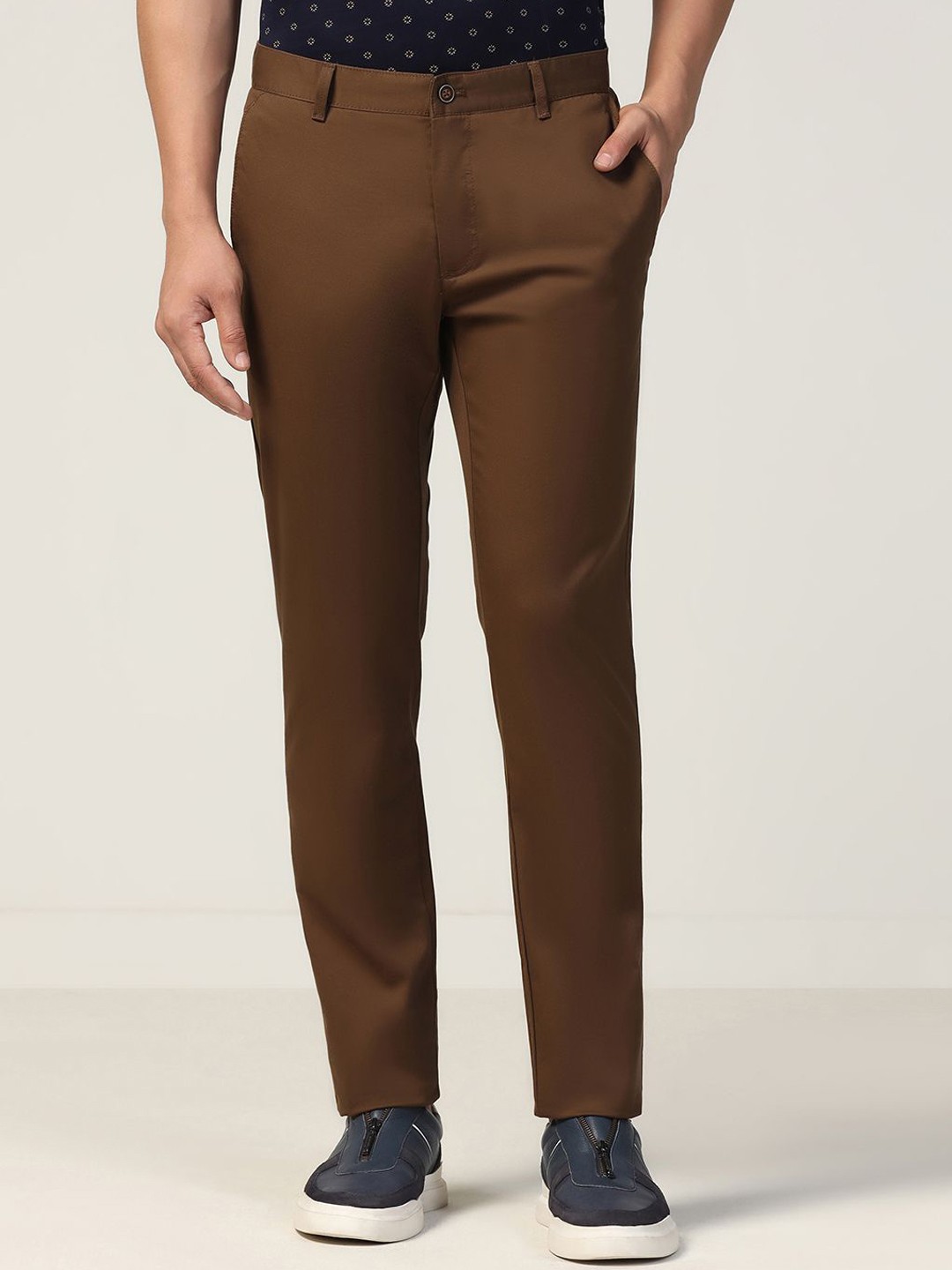 

Blackberrys Men Mid-Rise Slim Fit Chinos Trousers, Brown
