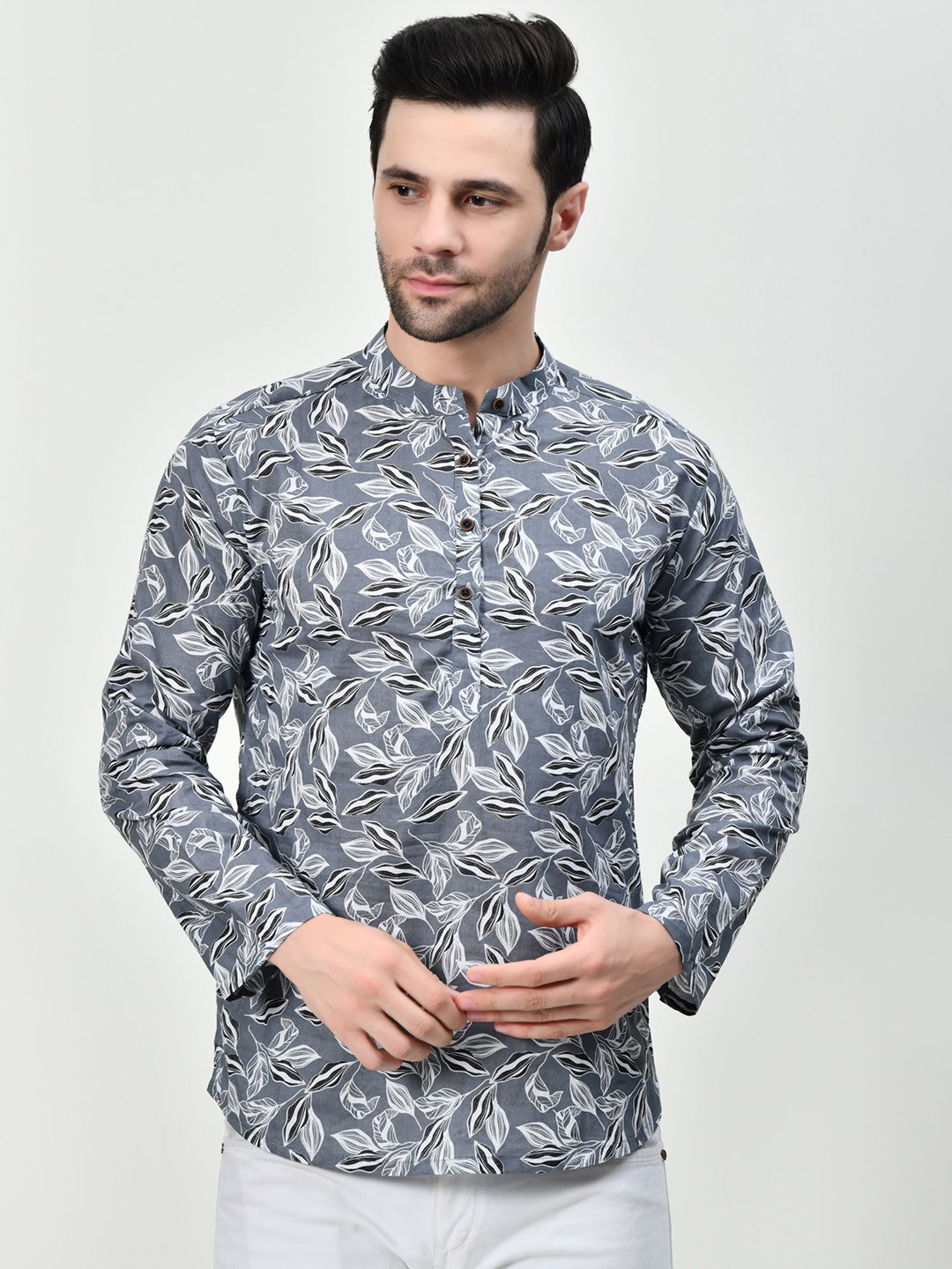 

BAESD Floral Printed Mandarin Collar Pure Cotton Short Kurta, Grey