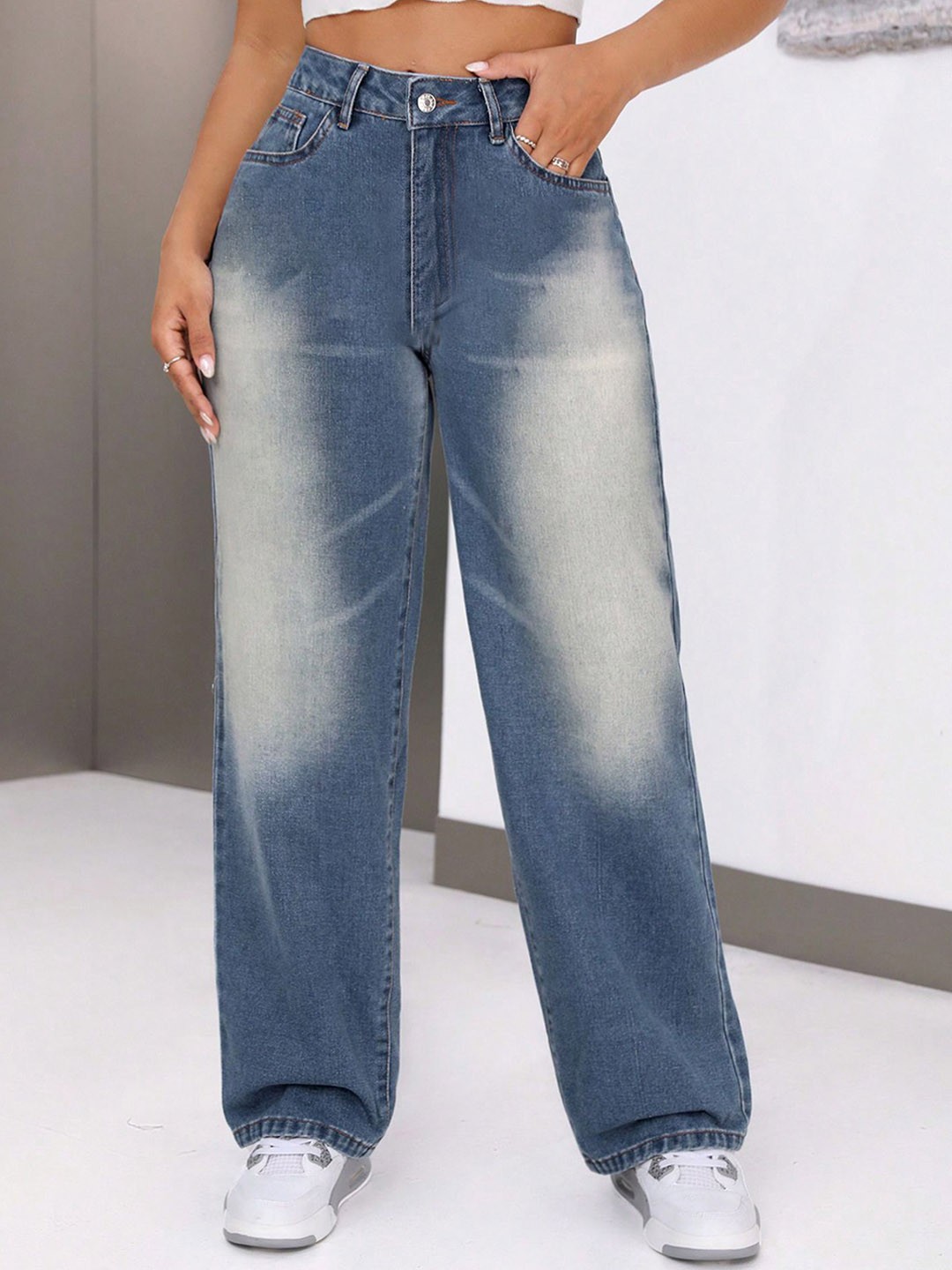 

LULU & SKY Women Wide Leg Mid-Rise Heavy Fade Jeans, Blue