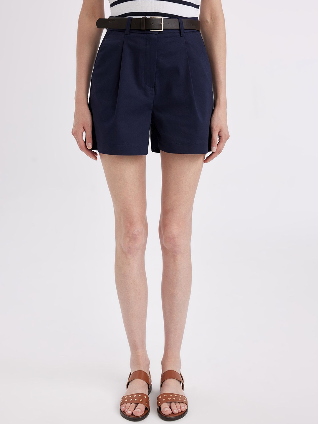 

DeFacto Women Mid-Rise Shorts, Navy blue