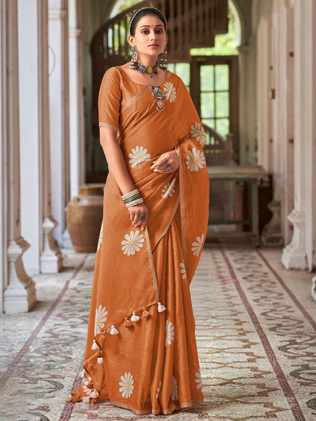 

Mitera Women Floral Saree, Orange