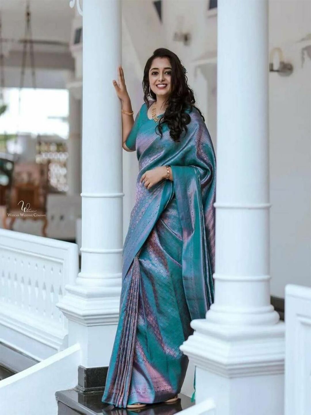 

SANJANA SILK Ethnic Motifs Zari Silk Blend Kanjeevaram Saree, Teal