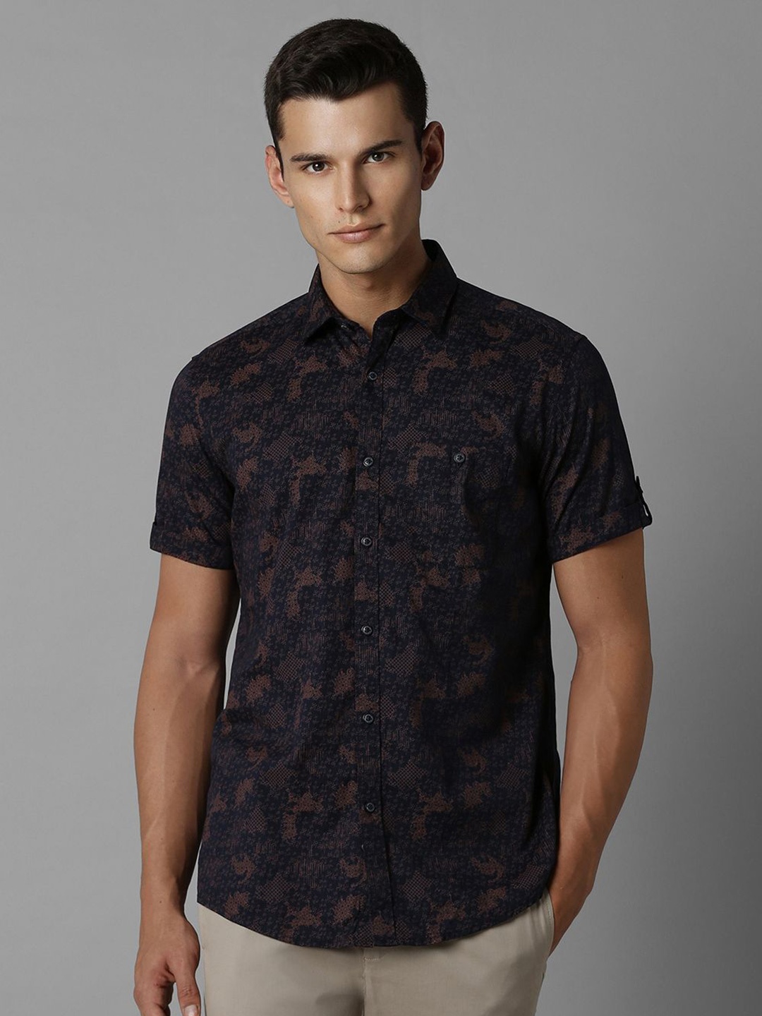 

Louis Philippe Jeans Men Slim Fit Floral Opaque Printed Casual Shirt, Black