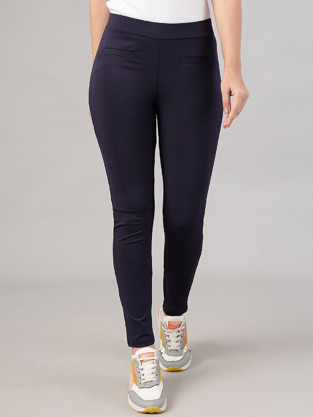 

BAESD Women Relaxed Skinny Fit High-Rise Wrinkle Free Trousers, Black