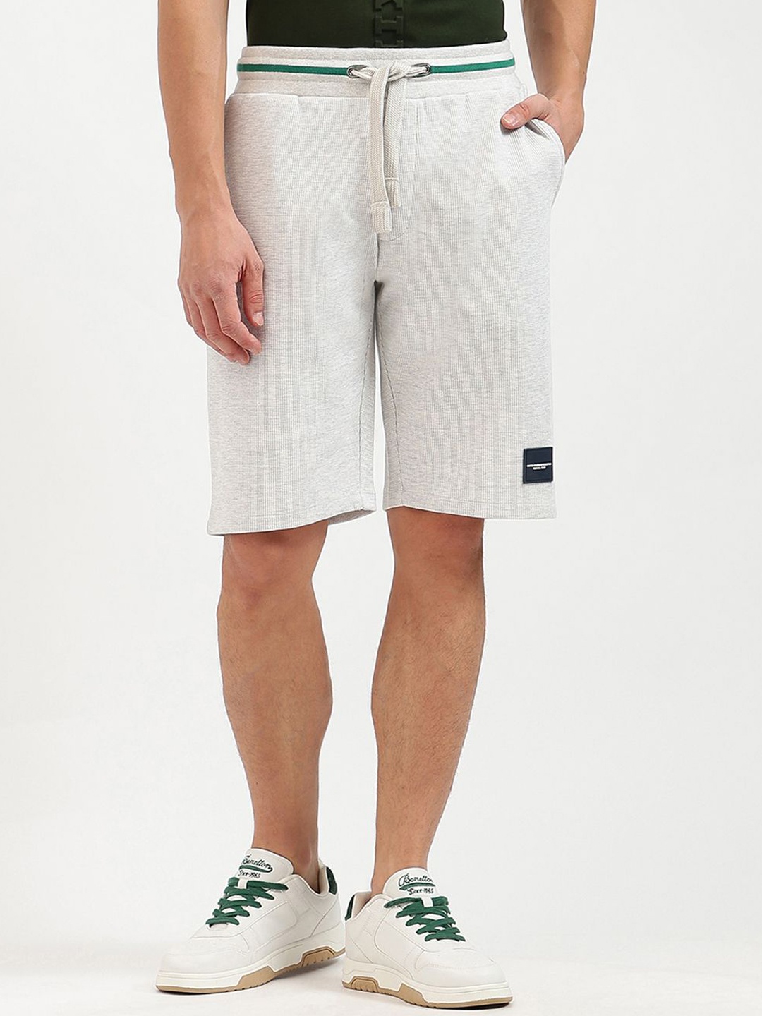 

United Colors of Benetton Men Mid-Rise Shorts, Grey
