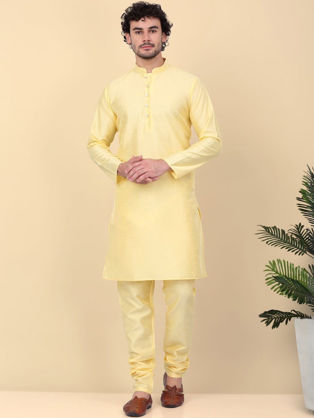 

KRAFT INDIA Mandarin Collar Kurta with Churidar, Yellow