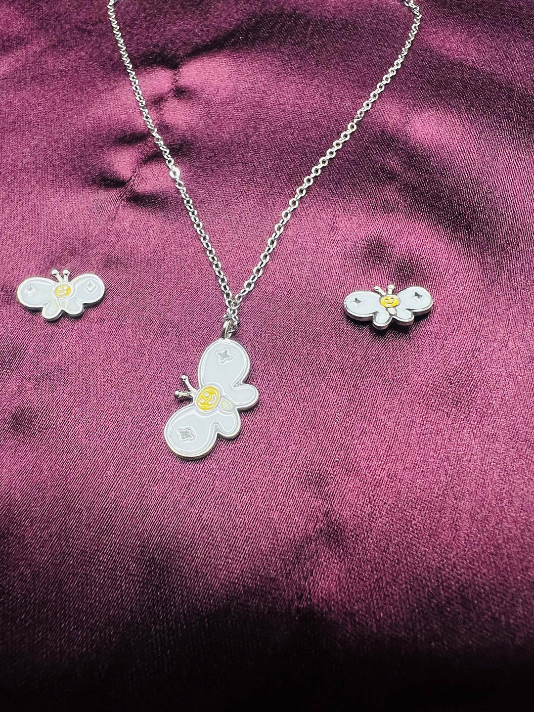 

Arte Jewels 925 Sterling Silver Plated Pendant and Earrings
