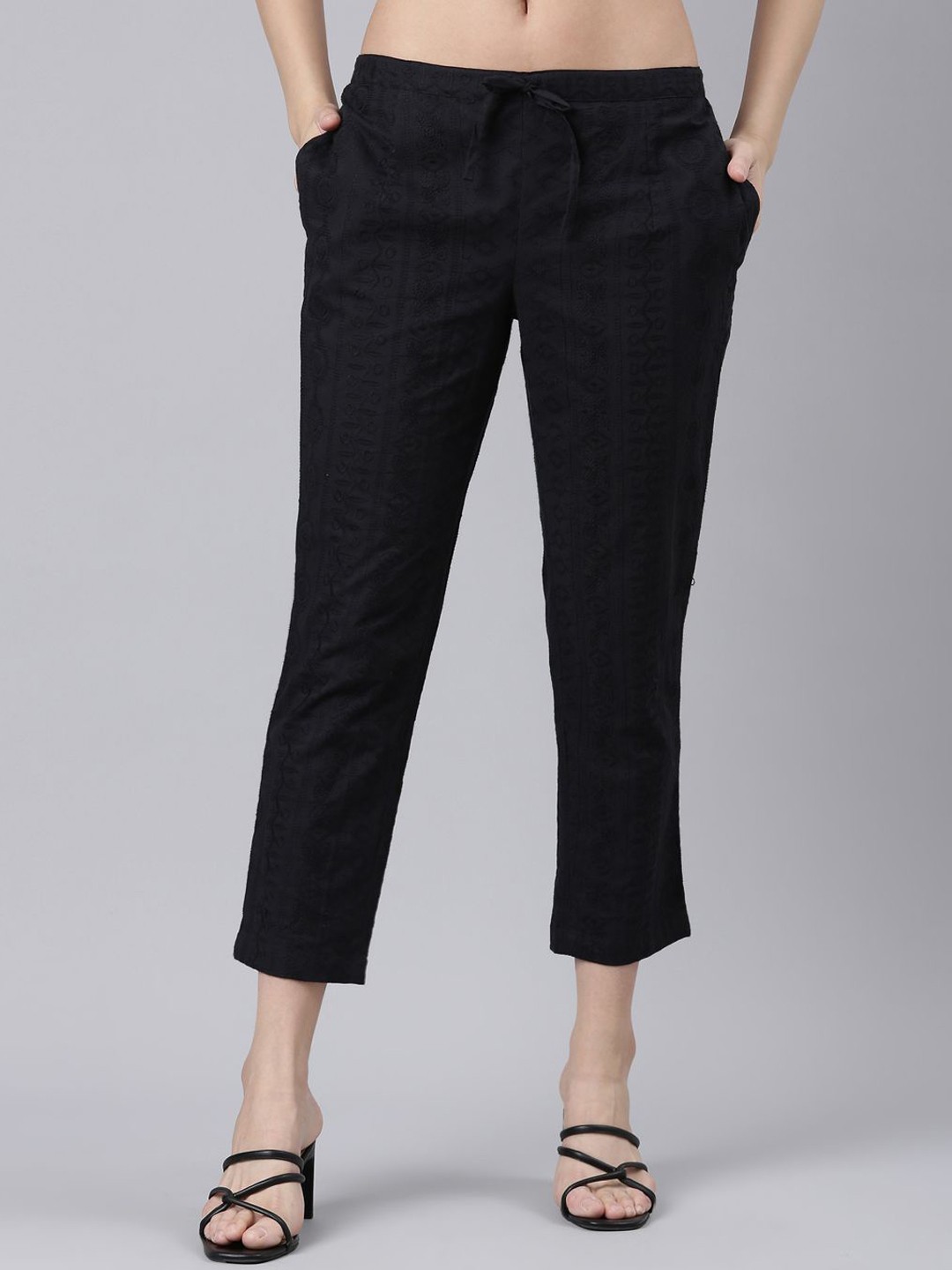 

Souchii Women Tailored Tapered Fit High-Rise Easy Wash Trousers, Navy blue