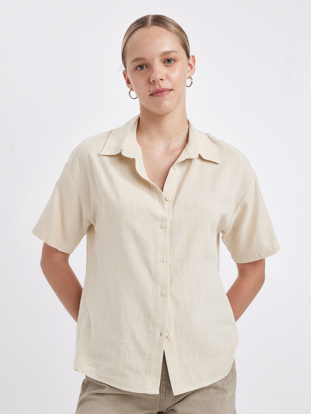 

DeFacto Women Opaque Casual Shirt, Na
