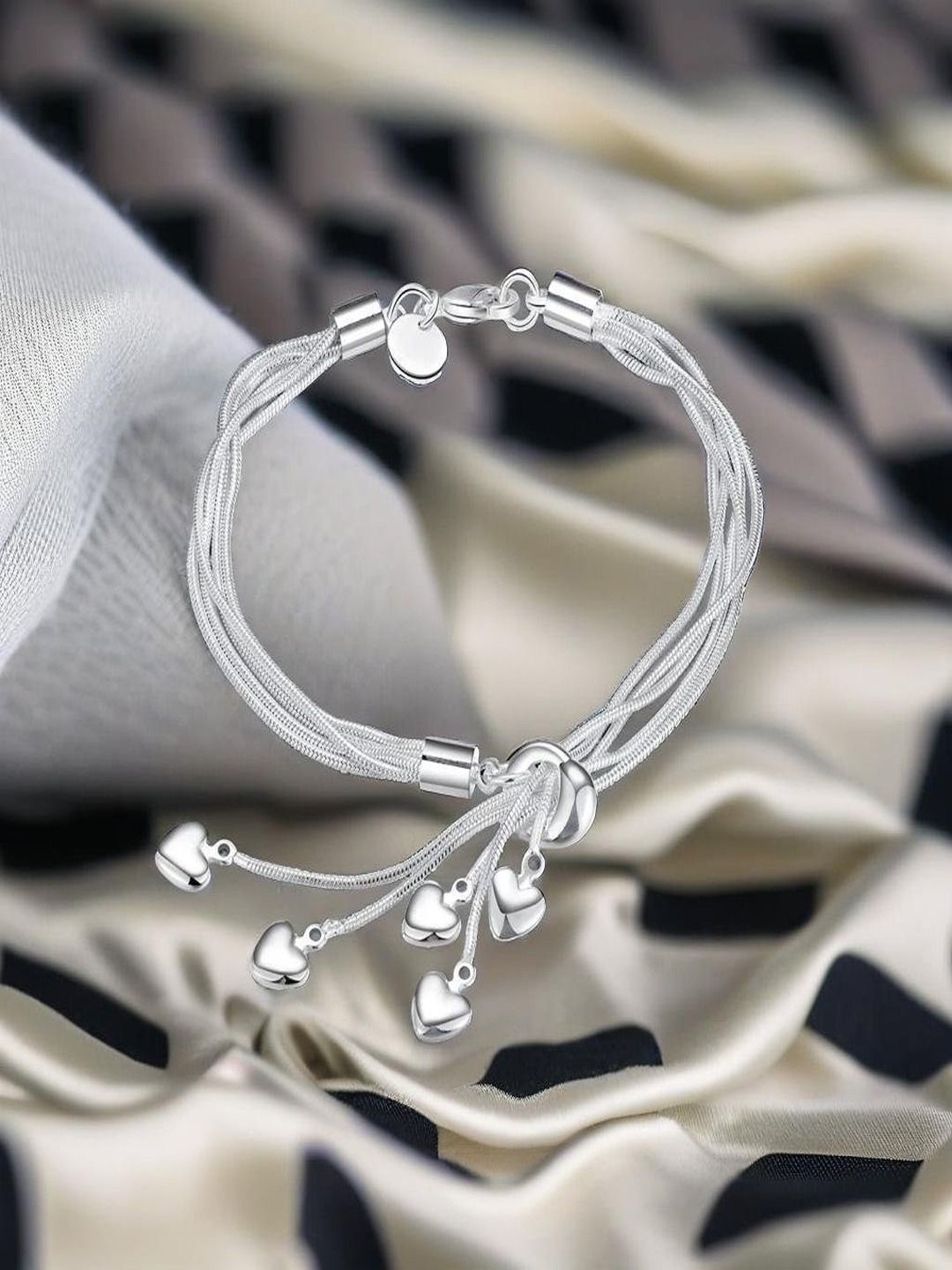 

UNIVERSITY TRENDZ Silver-Plated Multilayered Heart Wraparound Bracelet