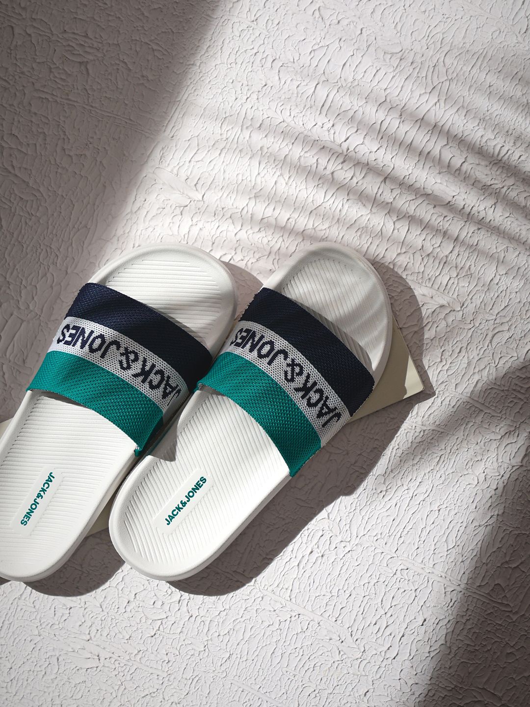 

Jack & Jones White Logo Knit Pool Sliders