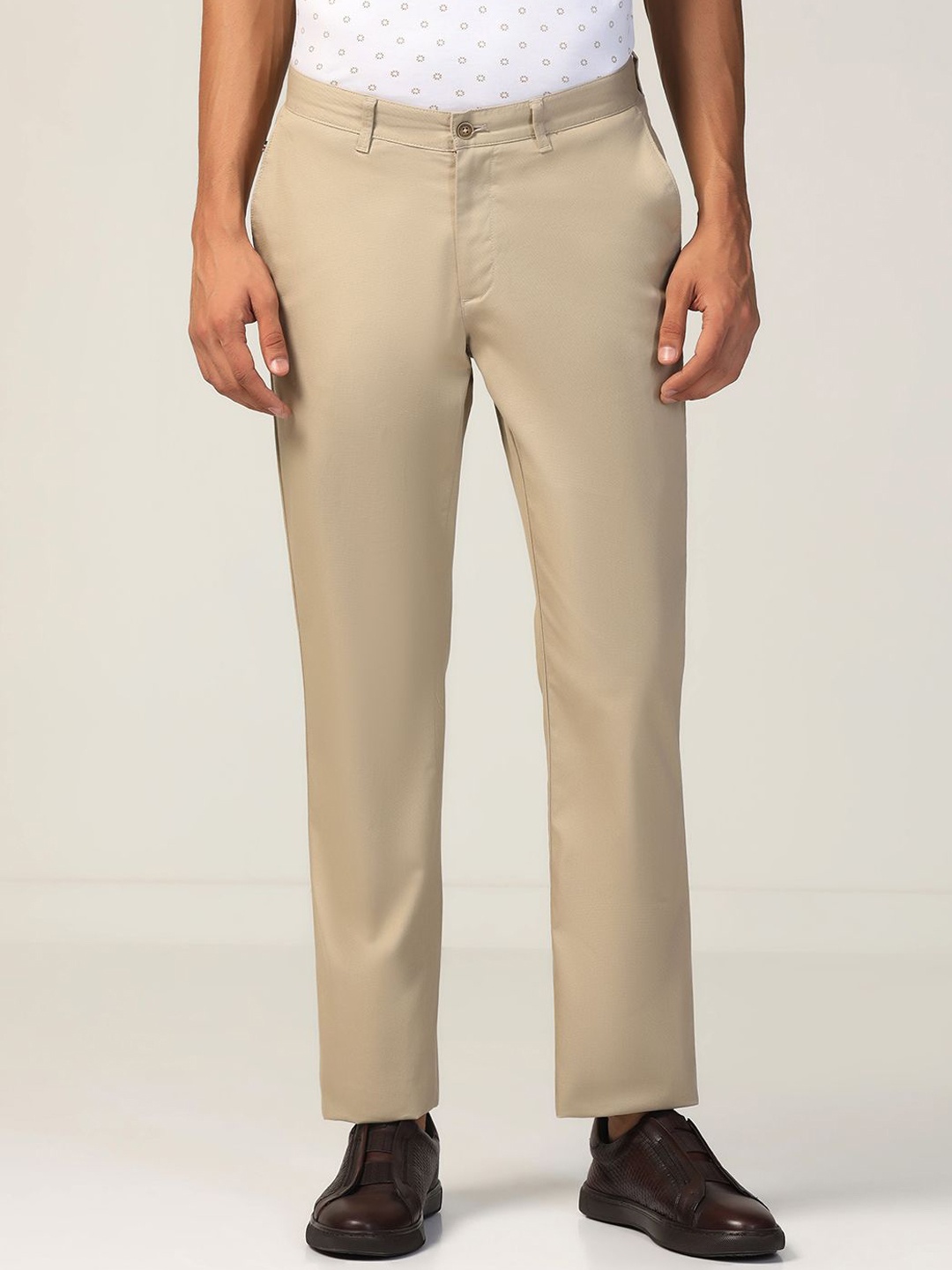 

Blackberrys Men Urban Slim Fit Mid-Rise Cotton Flat-Front Trousers, Khaki