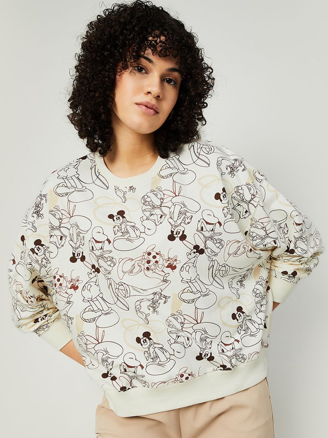 

Ginger by Lifestyle Women Mickey & Friends Printed Sweatshirt, White