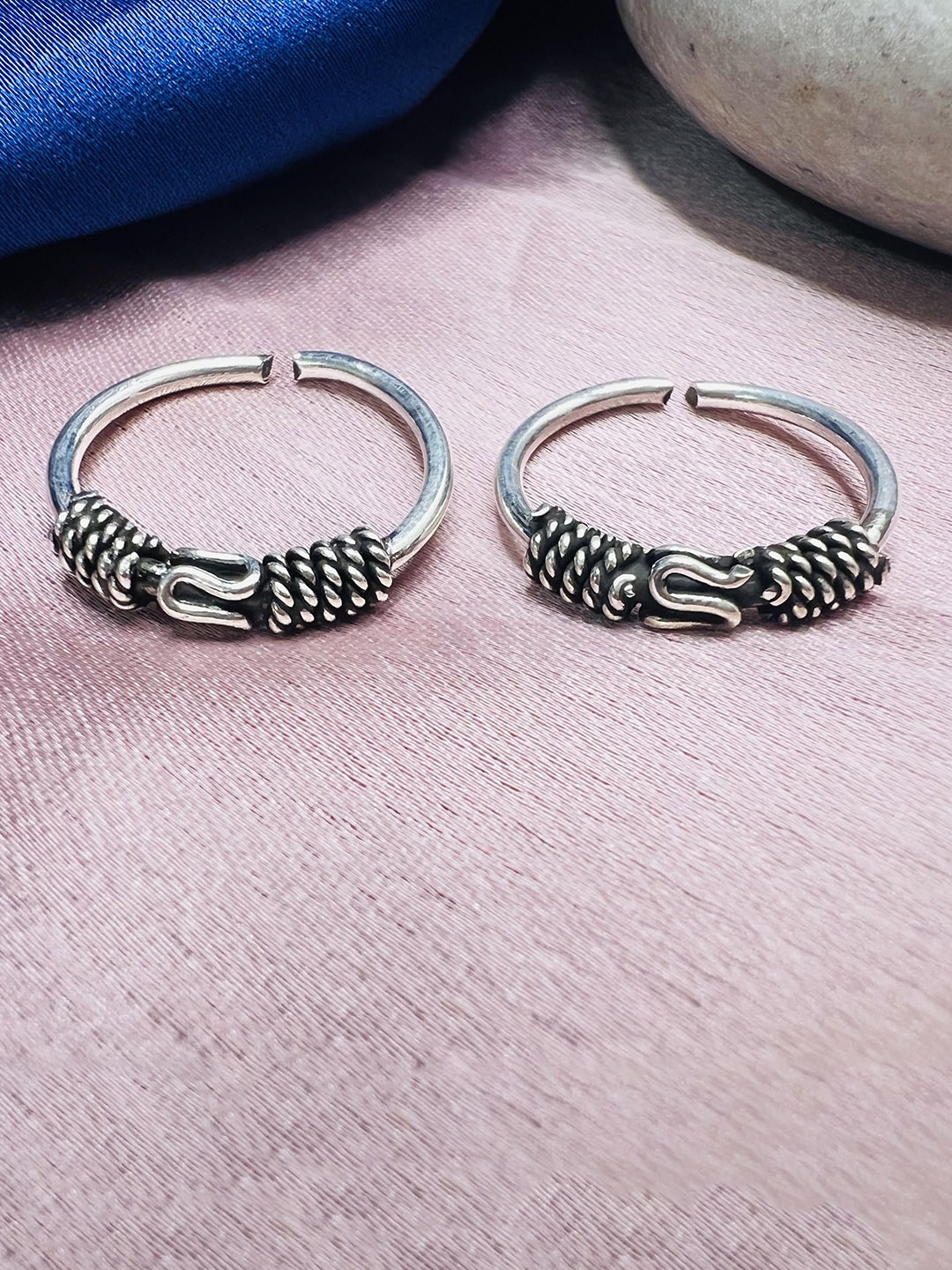 

Arte Jewels 925 Sterling Silver Textured Toe Rings