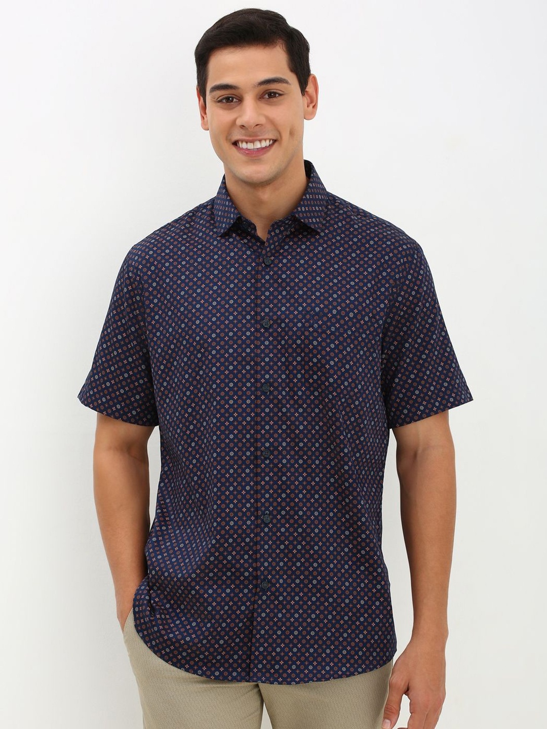 

Allen Solly Men Slim Fit Opaque Printed Casual Shirt, Navy blue