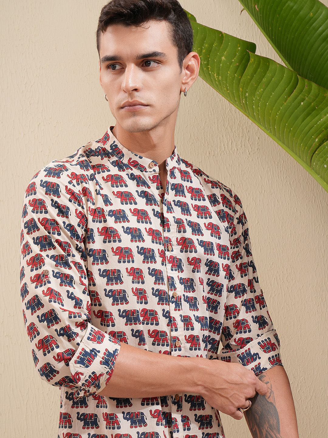 

HIGHLANDER Men Slim Fit Opaque Printed Casual Shirt, Red