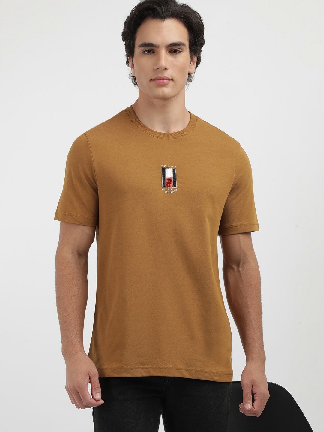 

Tommy Hilfiger Men Brand Logo Round Neck Cotton T-shirt, Brown