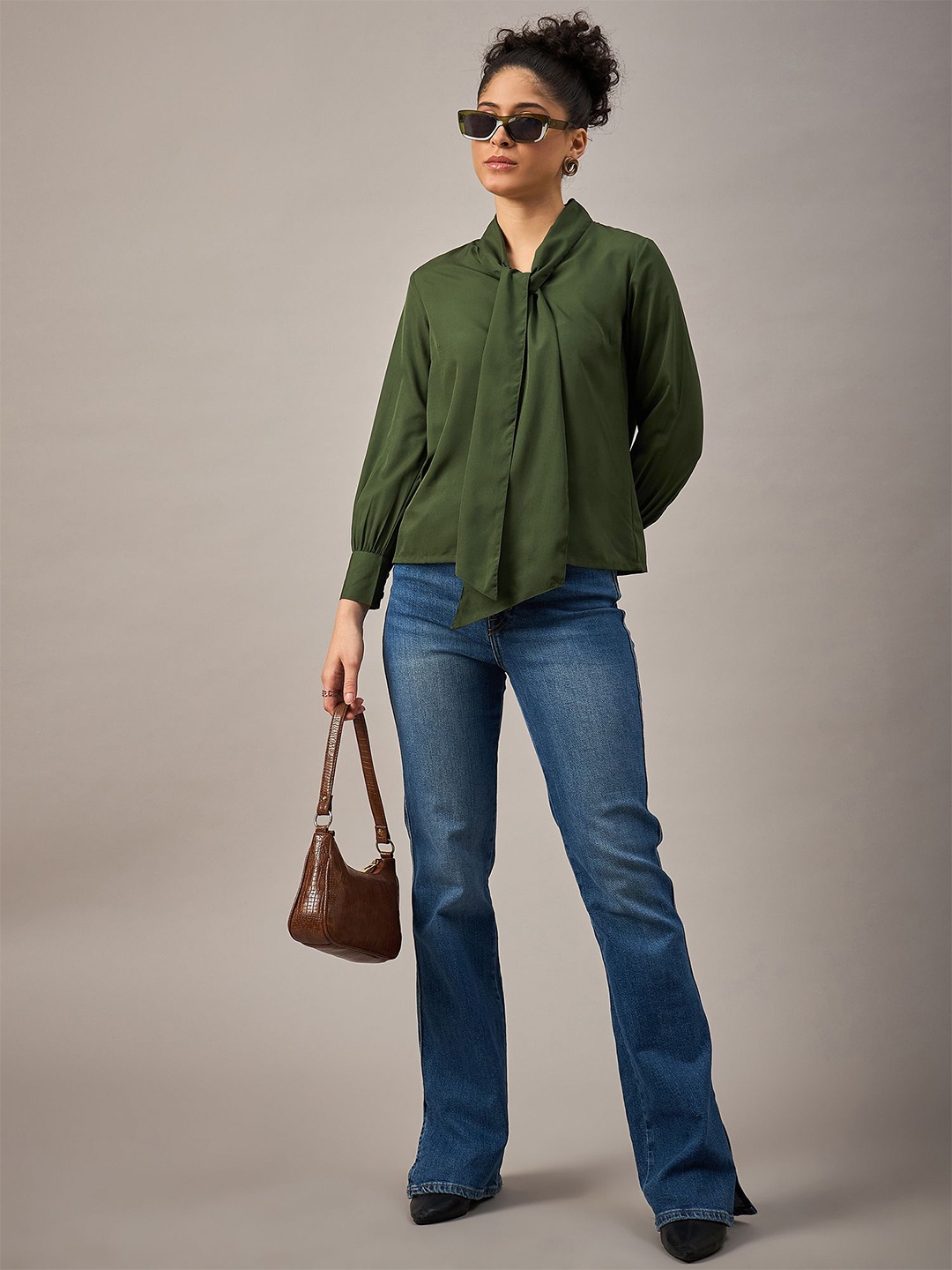 

The Roadster Lifestyle Co Front Neck Tie A-Line Top, Green