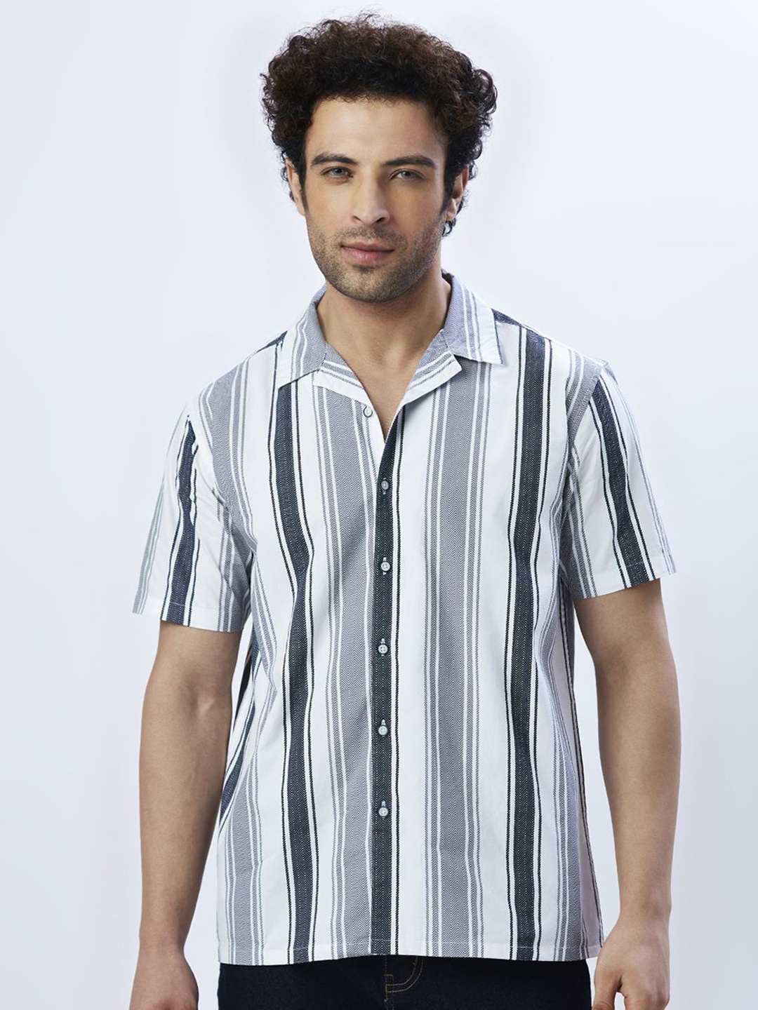 

VALEN CLUB Men Relaxed Multi Stripes Opaque Striped Casual Shirt, Grey