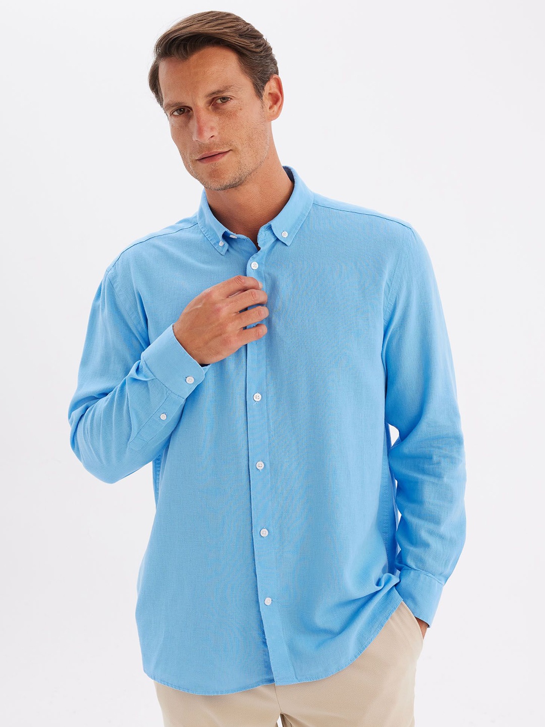 

DeFacto Men Opaque Casual Shirt, Na