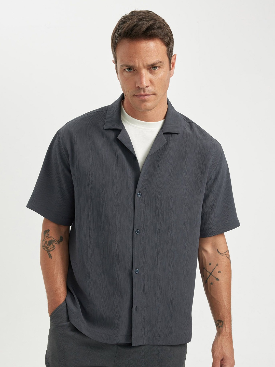 

DeFacto Men Opaque Casual Shirt, Na
