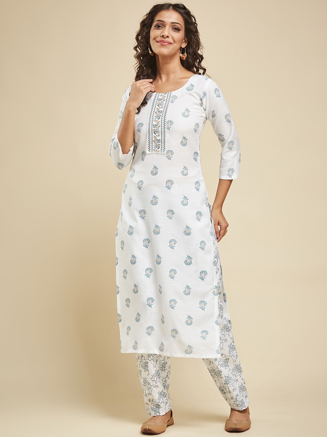 

CANIZZARO Floral Printed Round Neck Straight Kurta With Trousers, White