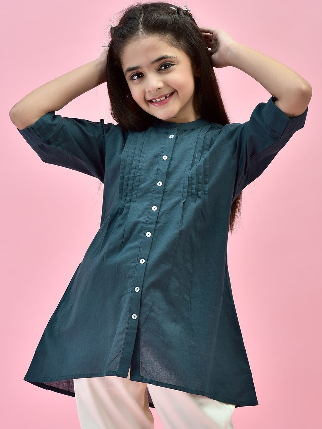 

Juniper Girls Mandarin Collar Roll-Up Sleeves Cotton Kurta with Pin Tucks, Green