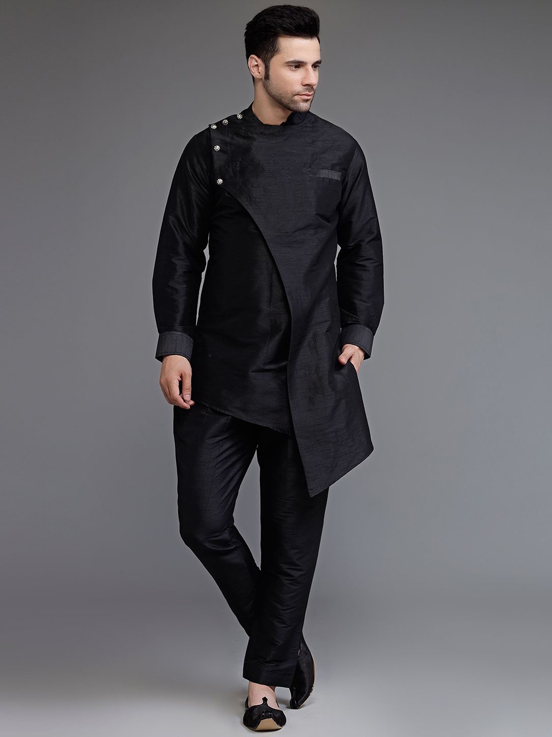 

Utsav Fashion Band Collar Angrakha Straight Kurta with Trousers, Black
