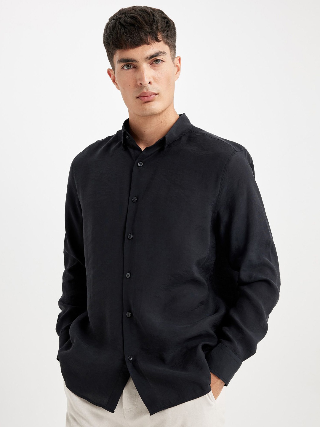 

DeFacto Men Opaque Casual Shirt, Na