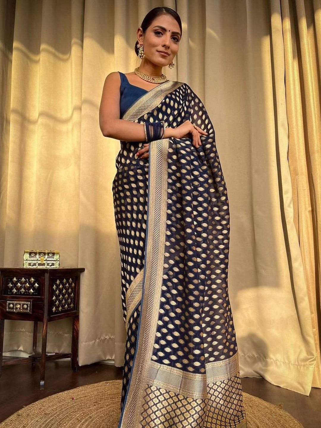 

SANJANA SILK Woven Design Kanjeevaram Saree, Navy blue