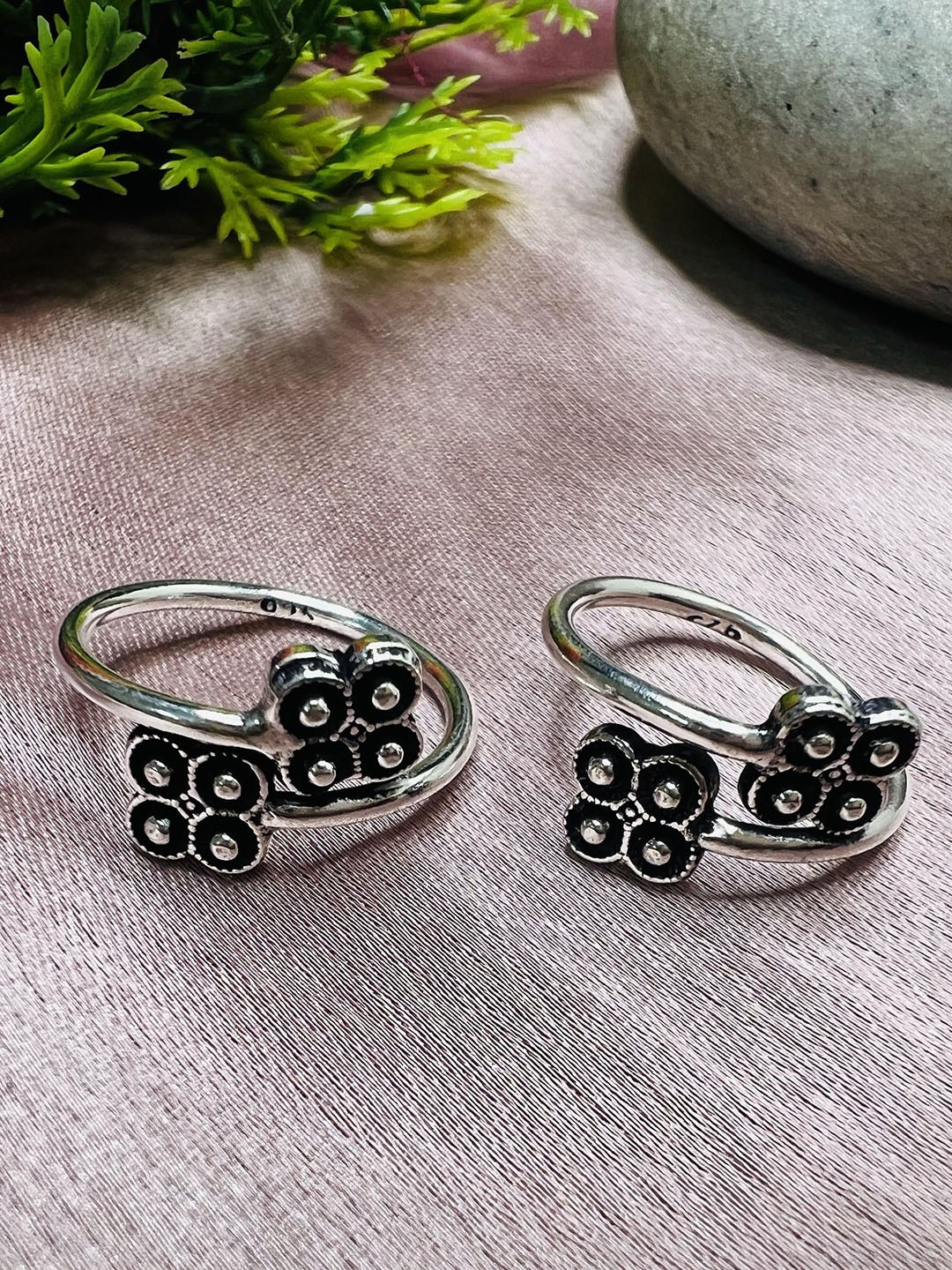 

Arte Jewels 925 Sterling Silver Oxidised Toe Rings