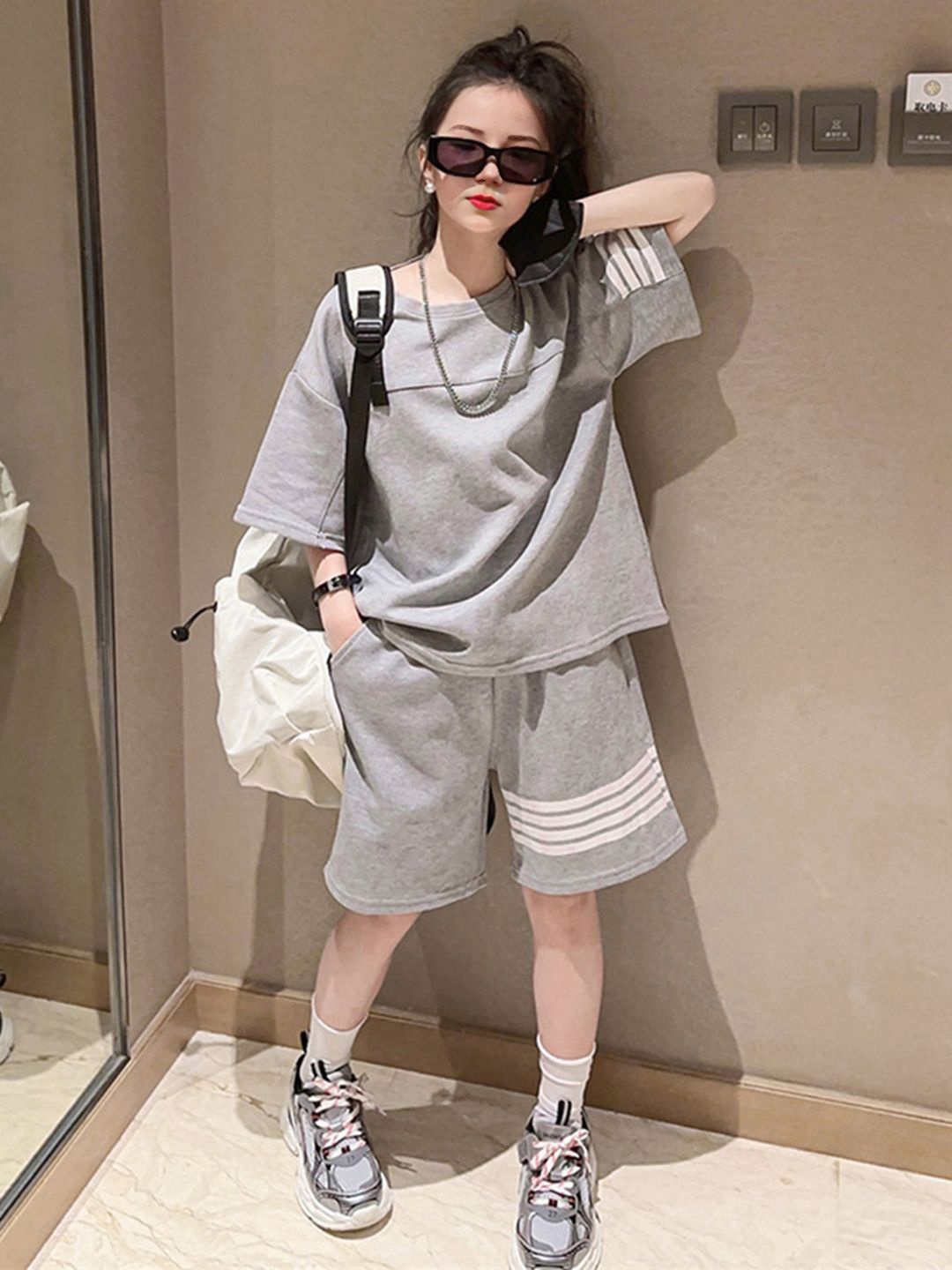 

INCLUD Girls Striped T-shirt with Shorts, Grey