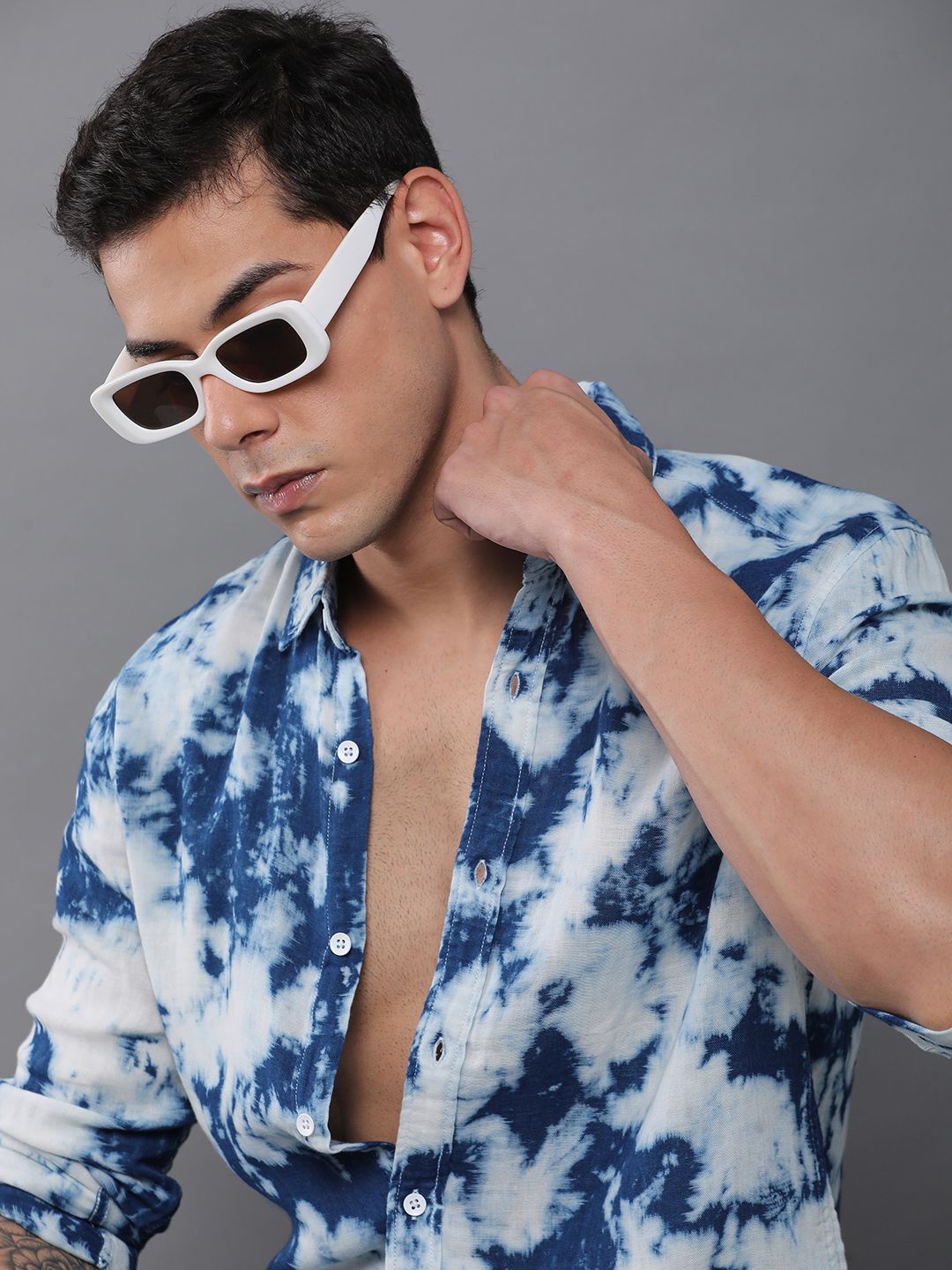 

Difference of Opinion Men Standard Opaque Printed Casual Shirt, Blue