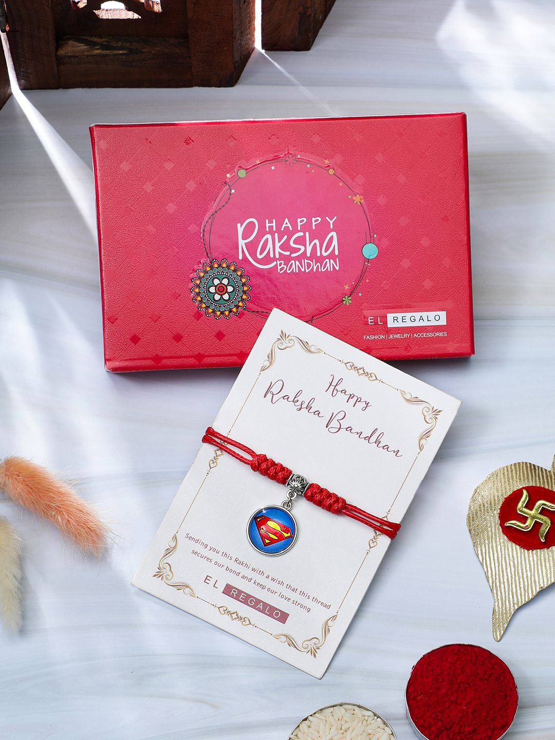 

EL REGALO Boys Superman Thread Rakhi, Red