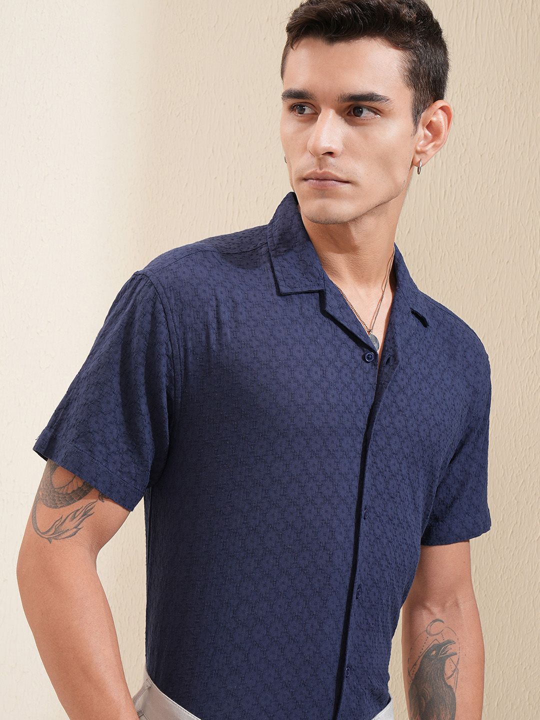 

HIGHLANDER Men Dobby Textured Self Design Cuban Collar Relaxed Shirt, Navy blue