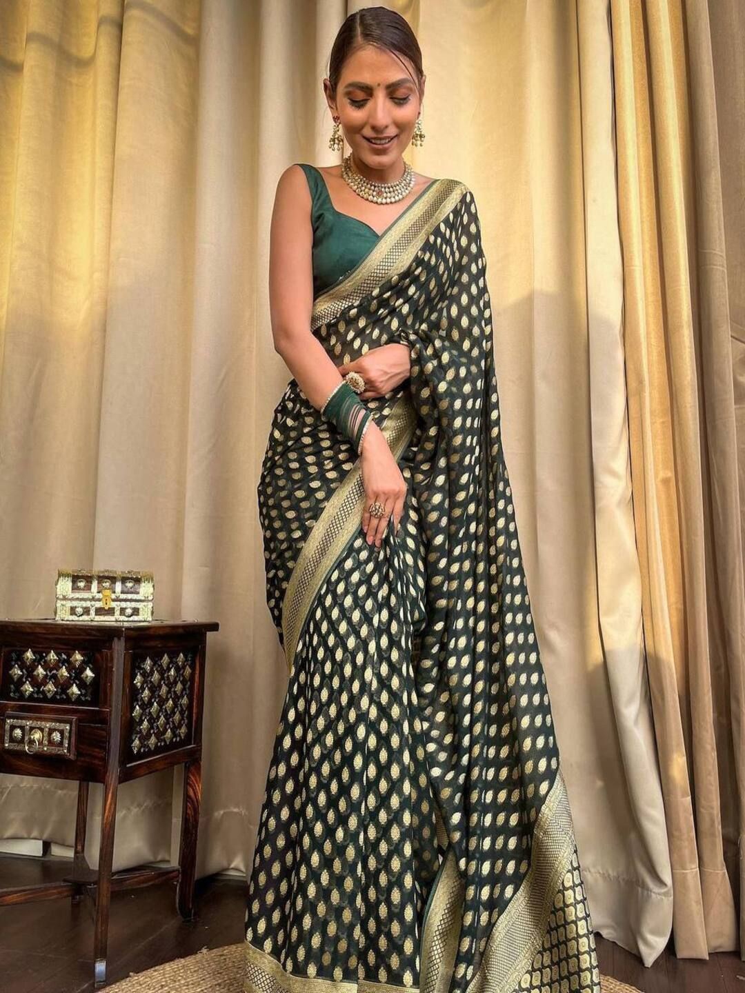 

Sitanjali Woven DesignKanjeevaram Saree, Green