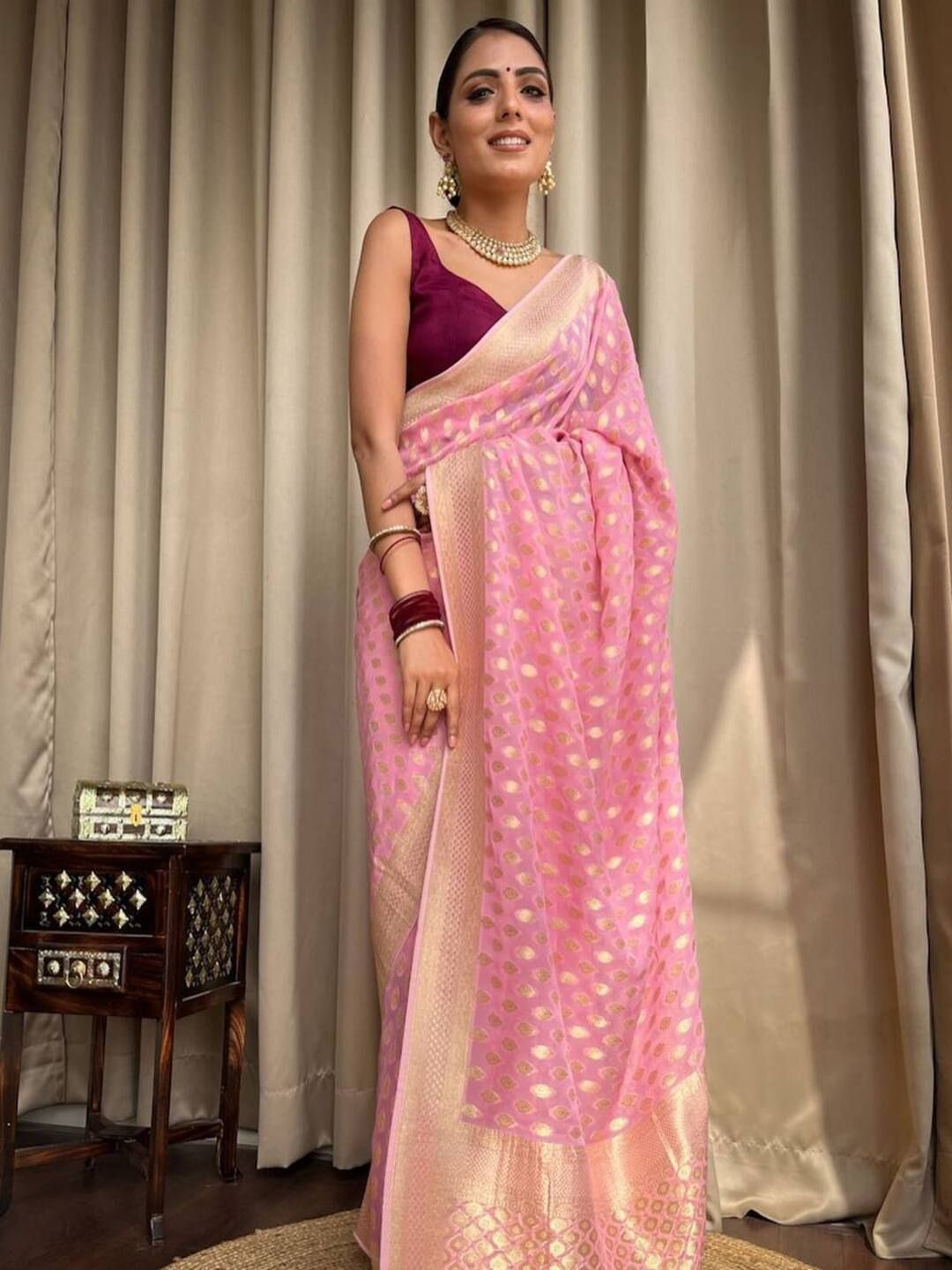 

SANJANA SILK Woven Design Kanjeevaram Saree, Pink