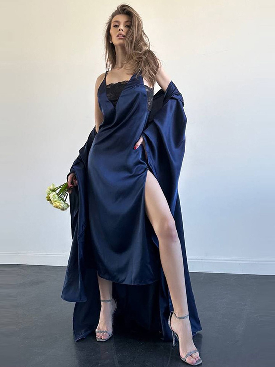 

LULU & SKY Shoulder Straps Maxi Nightdress & Robe Set, Blue