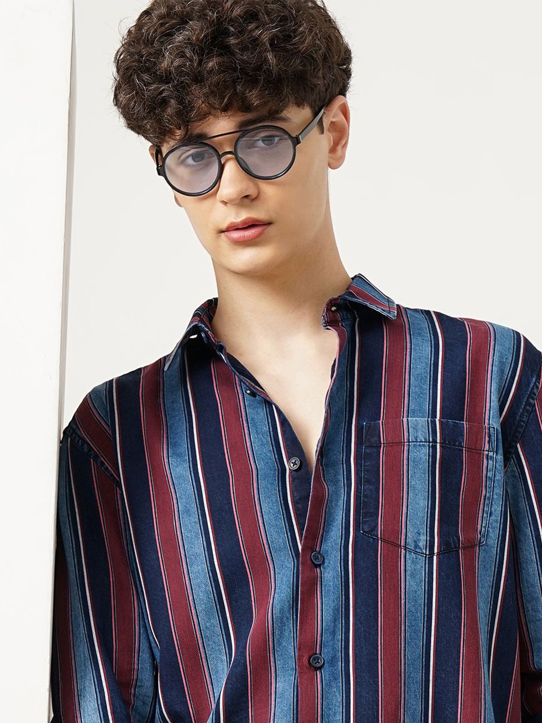 

British Club Men Standard Opaque Striped Casual Shirt, Navy blue